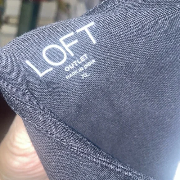 Loft Black Scalloped Tank Top *make offers* - Picture 4 of 8